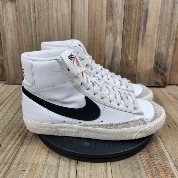 Womens Nike Blazer size 7.5 White Leather Athletic Shoes - Picture 3 of 10